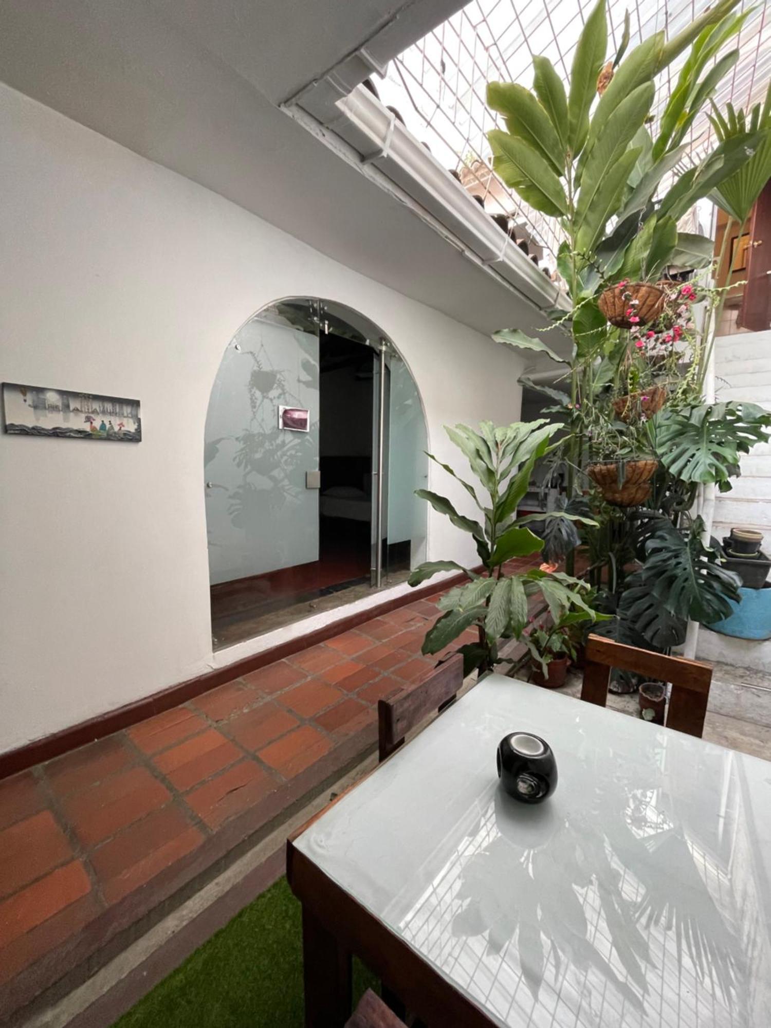 Casa Colonial En Pleno Centro Histórico De Cali- Se Alquila La Casa Entera 10 O 11 Personas O Por Habitación en casa particular Cali