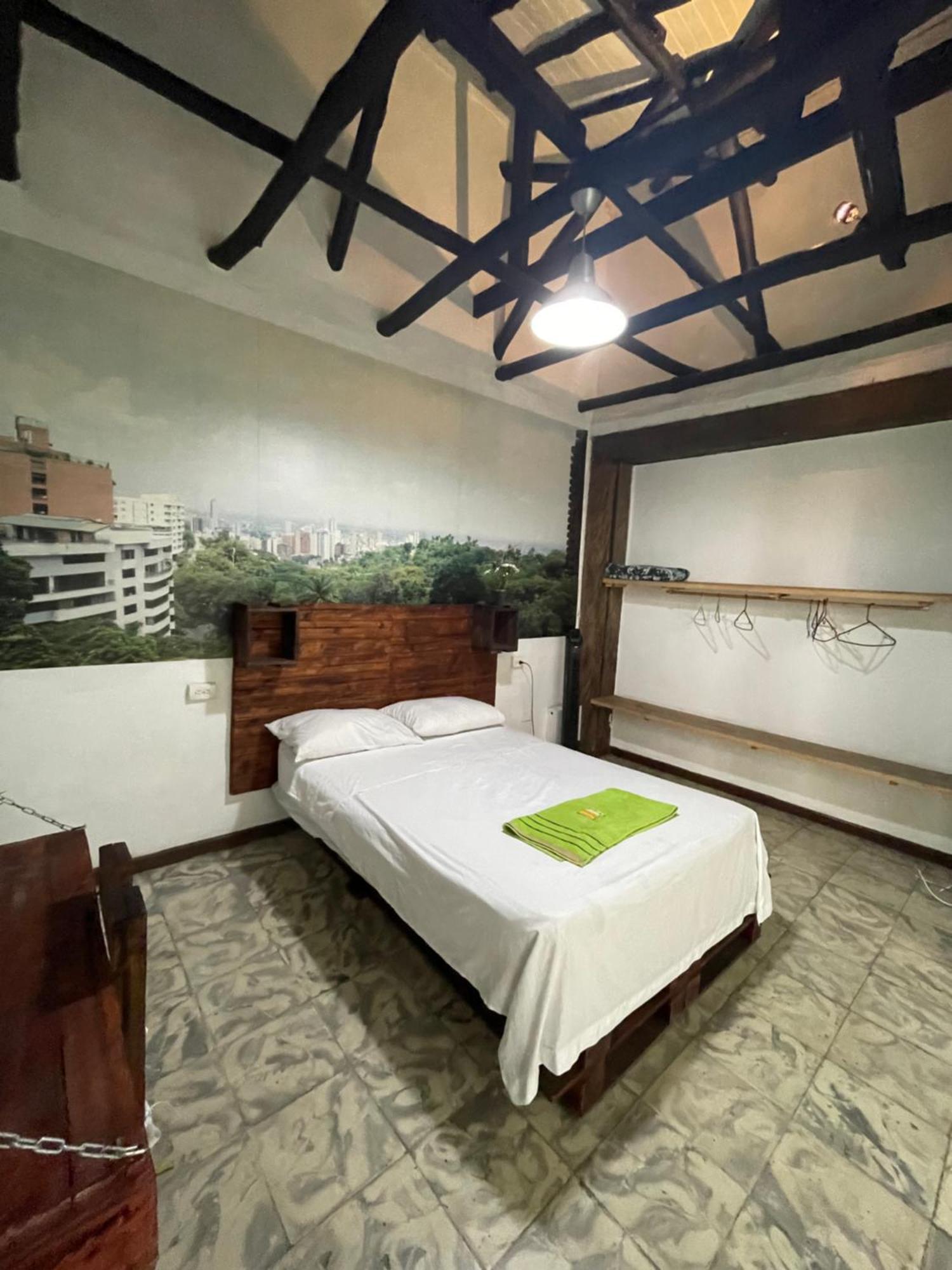 Casa Colonial En Pleno Centro Histórico De Cali- Se Alquila La Casa Entera 10 O 11 Personas O Por Habitación en casa particular Cali