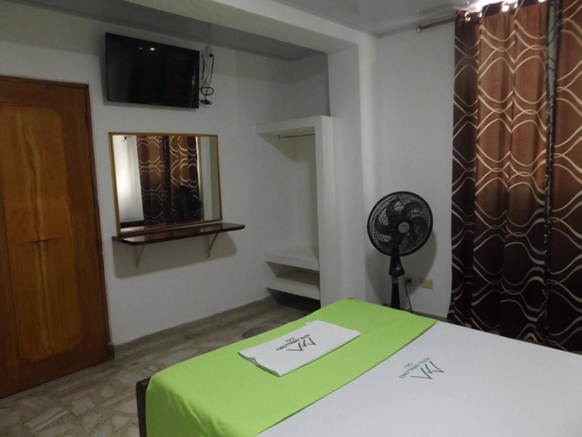 Hotel Farallones