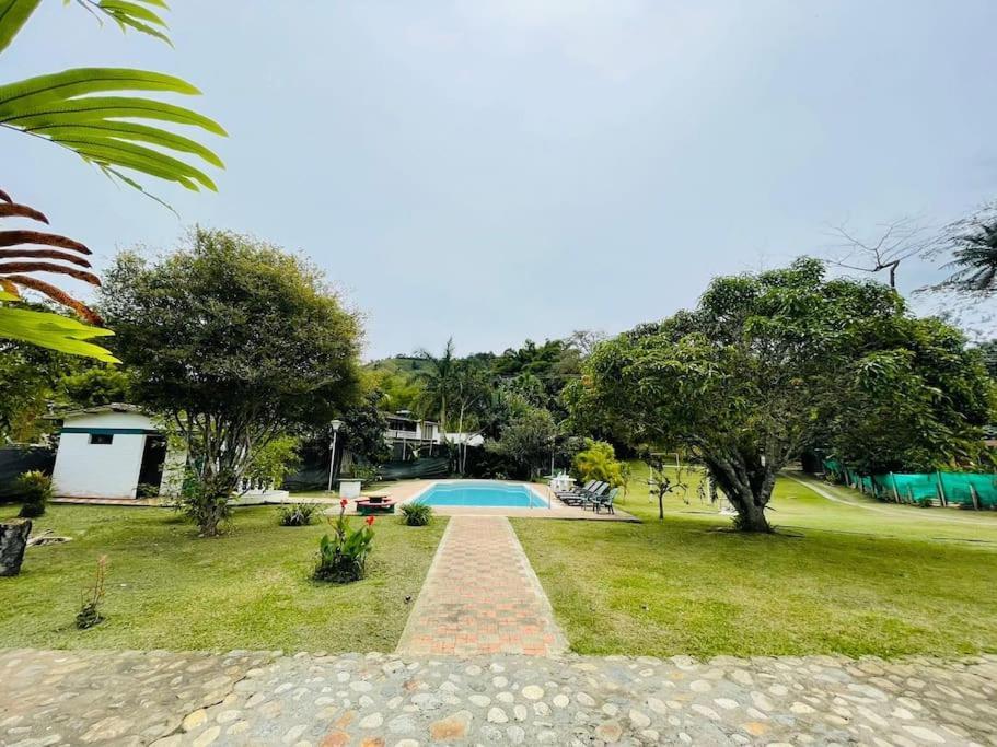 De Descanso Y Recreacion, Fogata,piscina. Сasa de vacaciones Cali