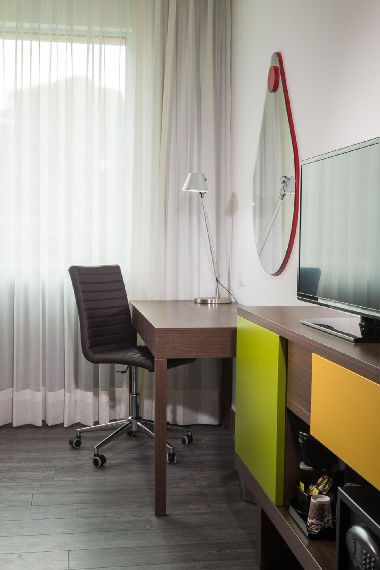 Hampton By Hilton 4*