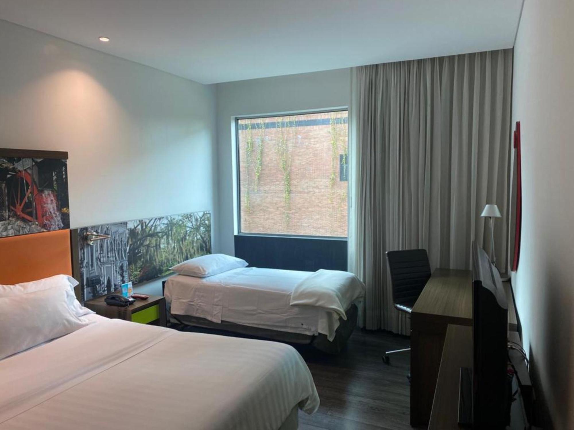 Hampton By Hilton Cali