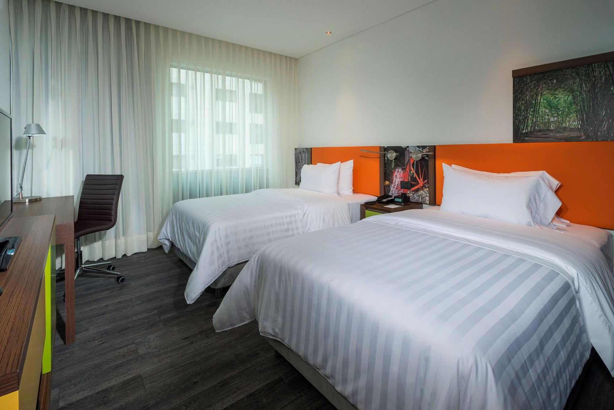 Hampton By Hilton Hotel Cali
