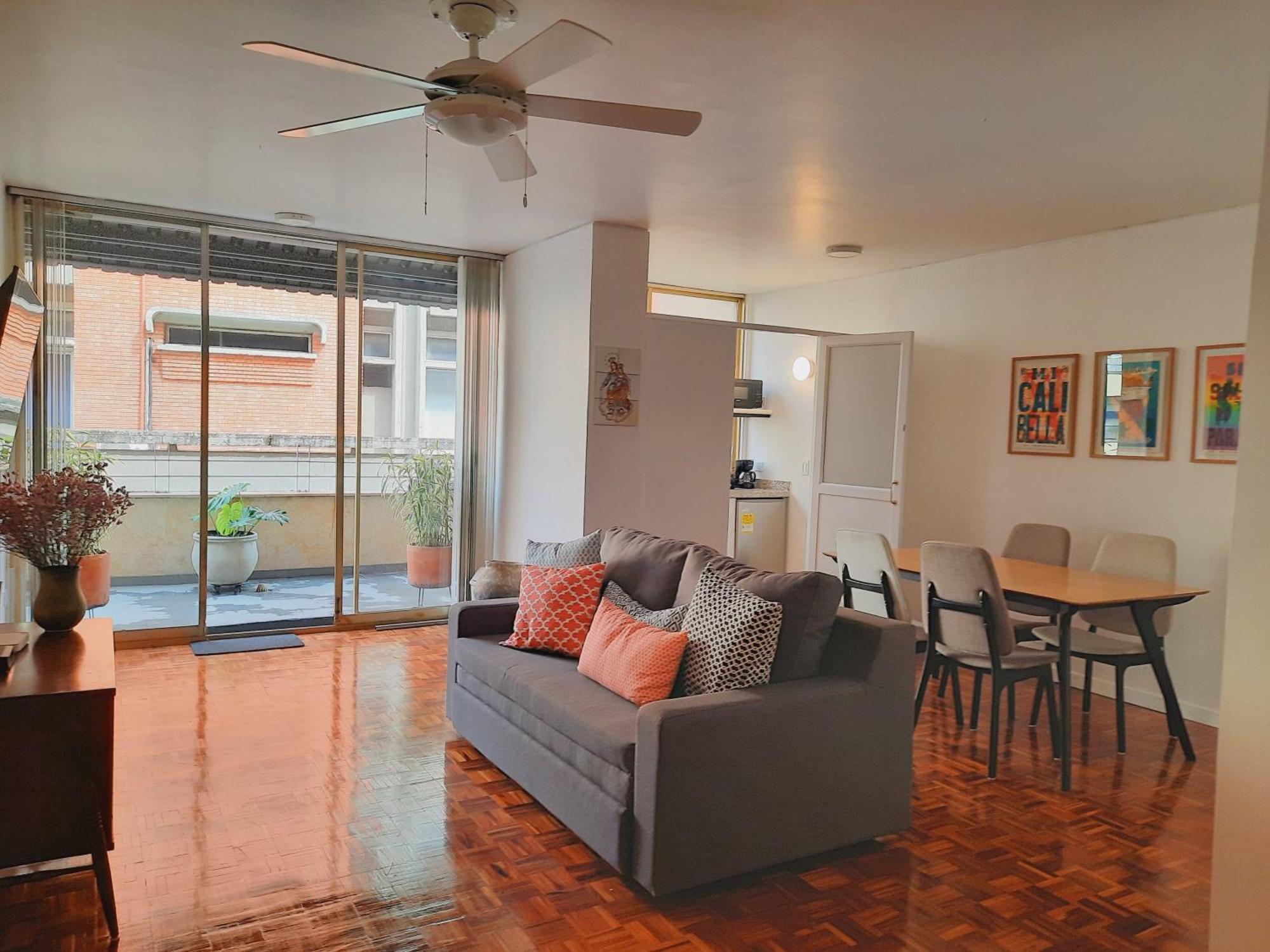 A Unos Pasos Del Bulevar Del Rio Con Terraza Apartment Cali
