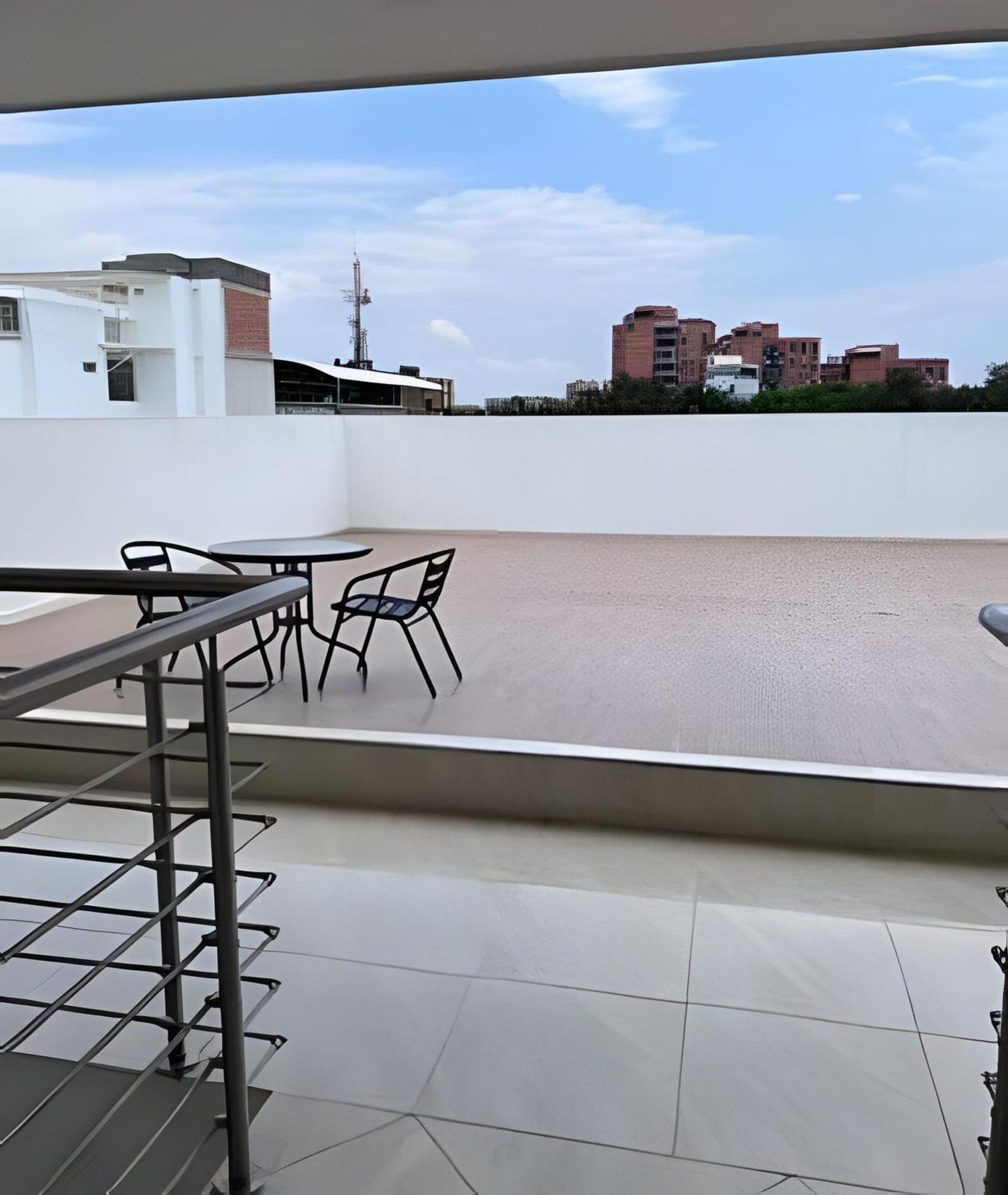 Moderno Edifico En El Sur De * Cali