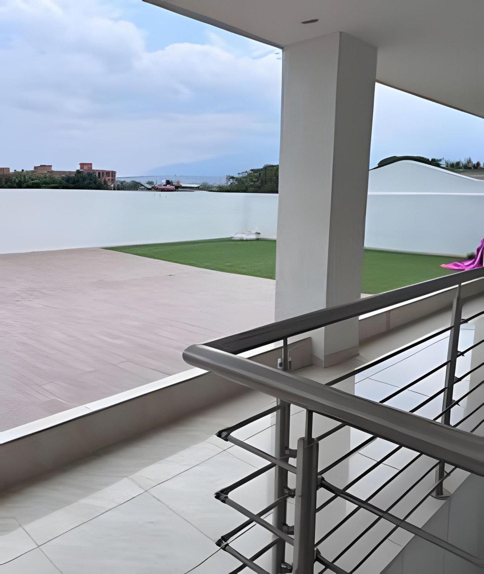 Moderno Edifico En El Sur De * Cali