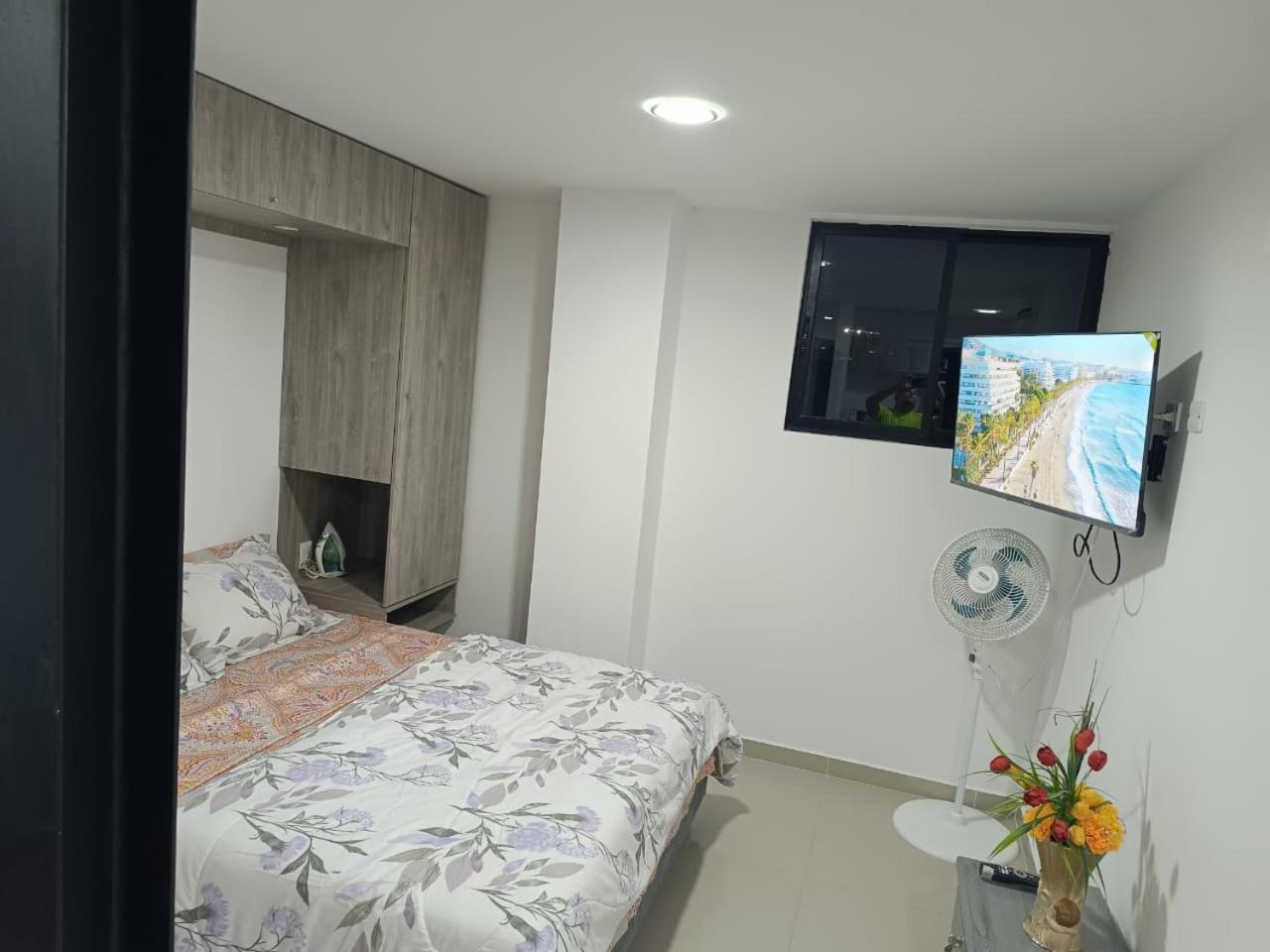 Aptos 203 Onix