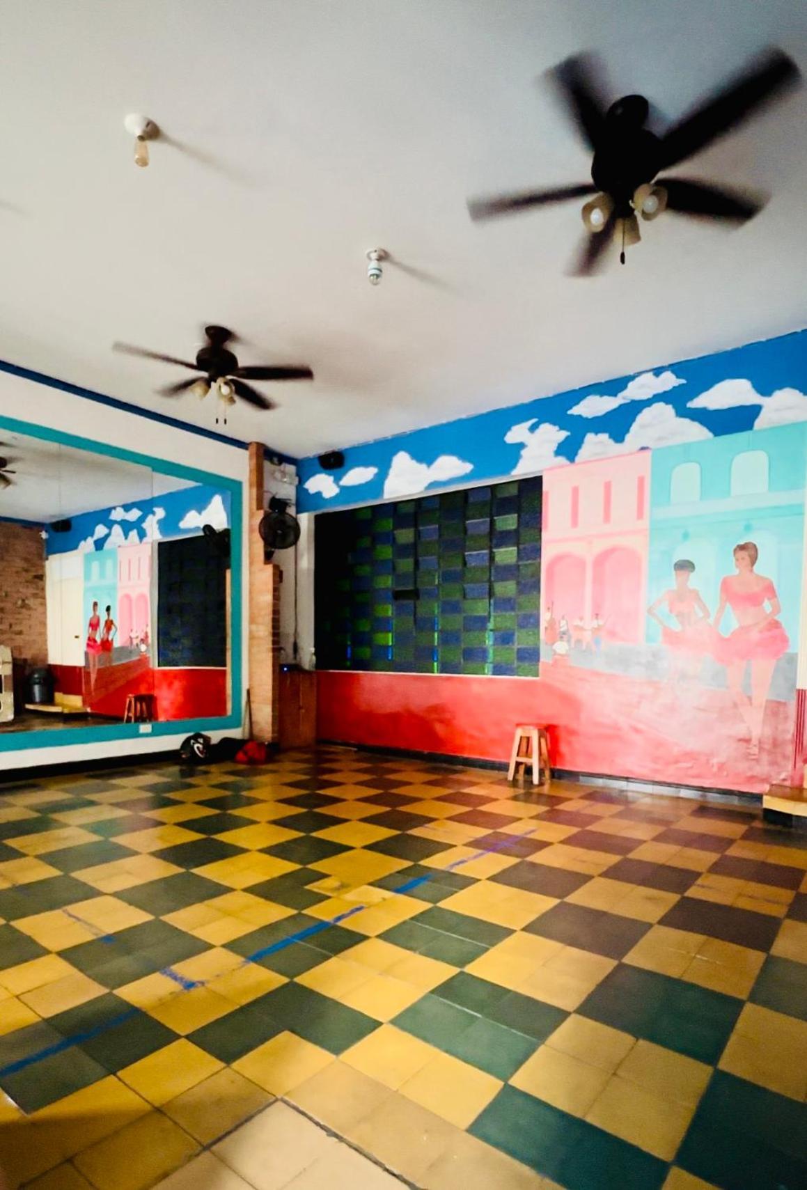 Havana & Dance School Hostal *