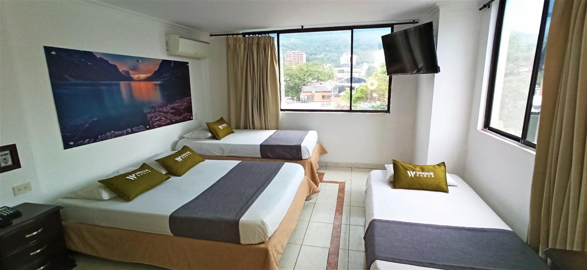 Hotel Windsor Plaza - Downtown 3*