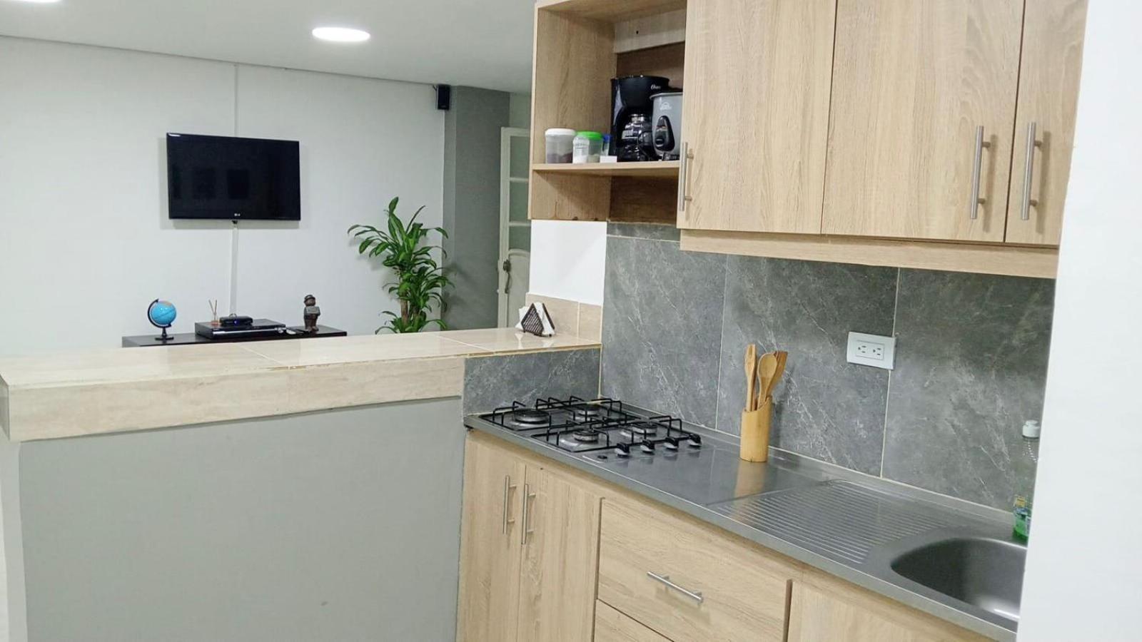 Con Excelente Ubicacion En Apartamento *