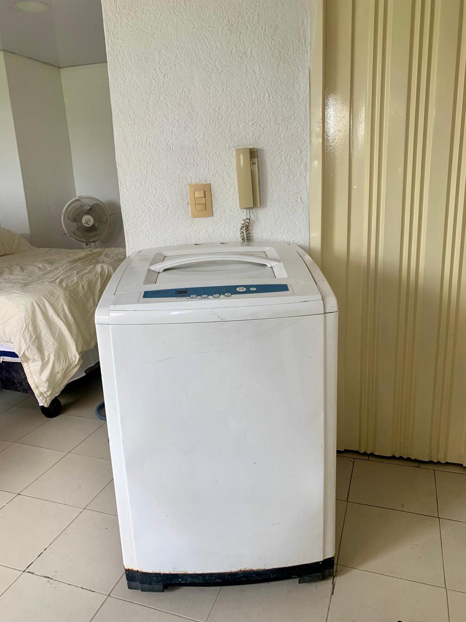 Apto 406 Apartamento *
