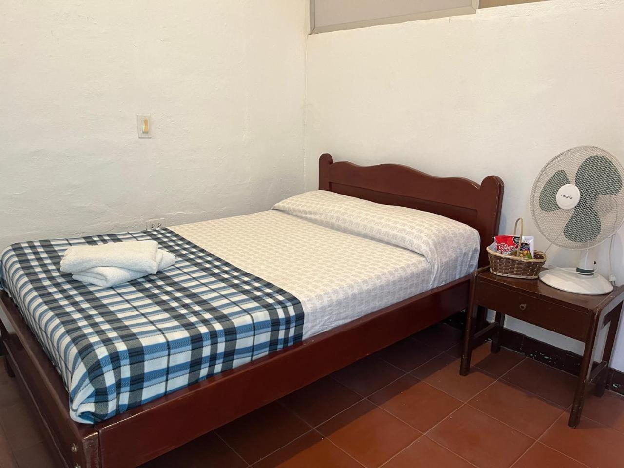 Sandalio Hostal