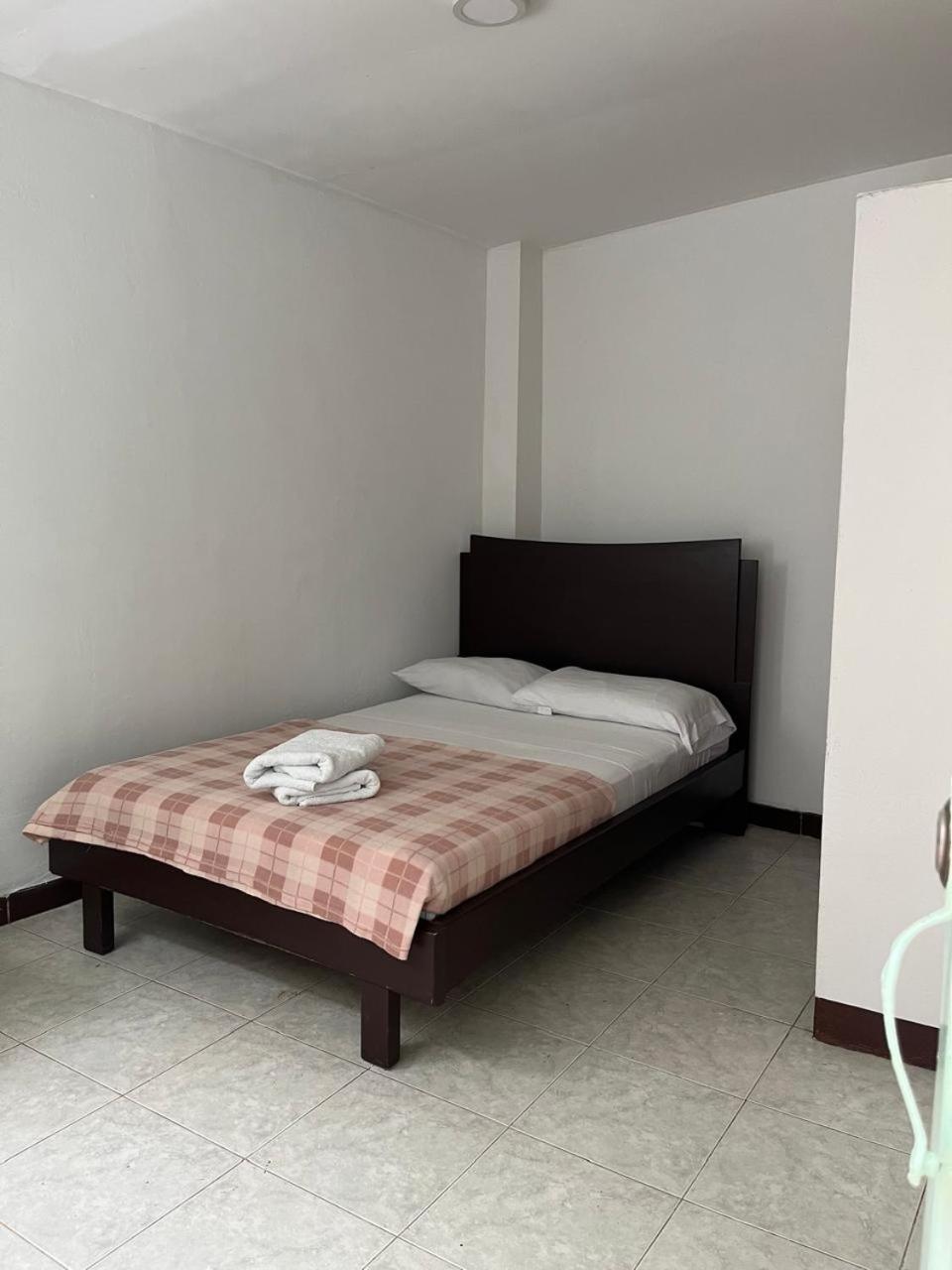 Sandalio Hostal