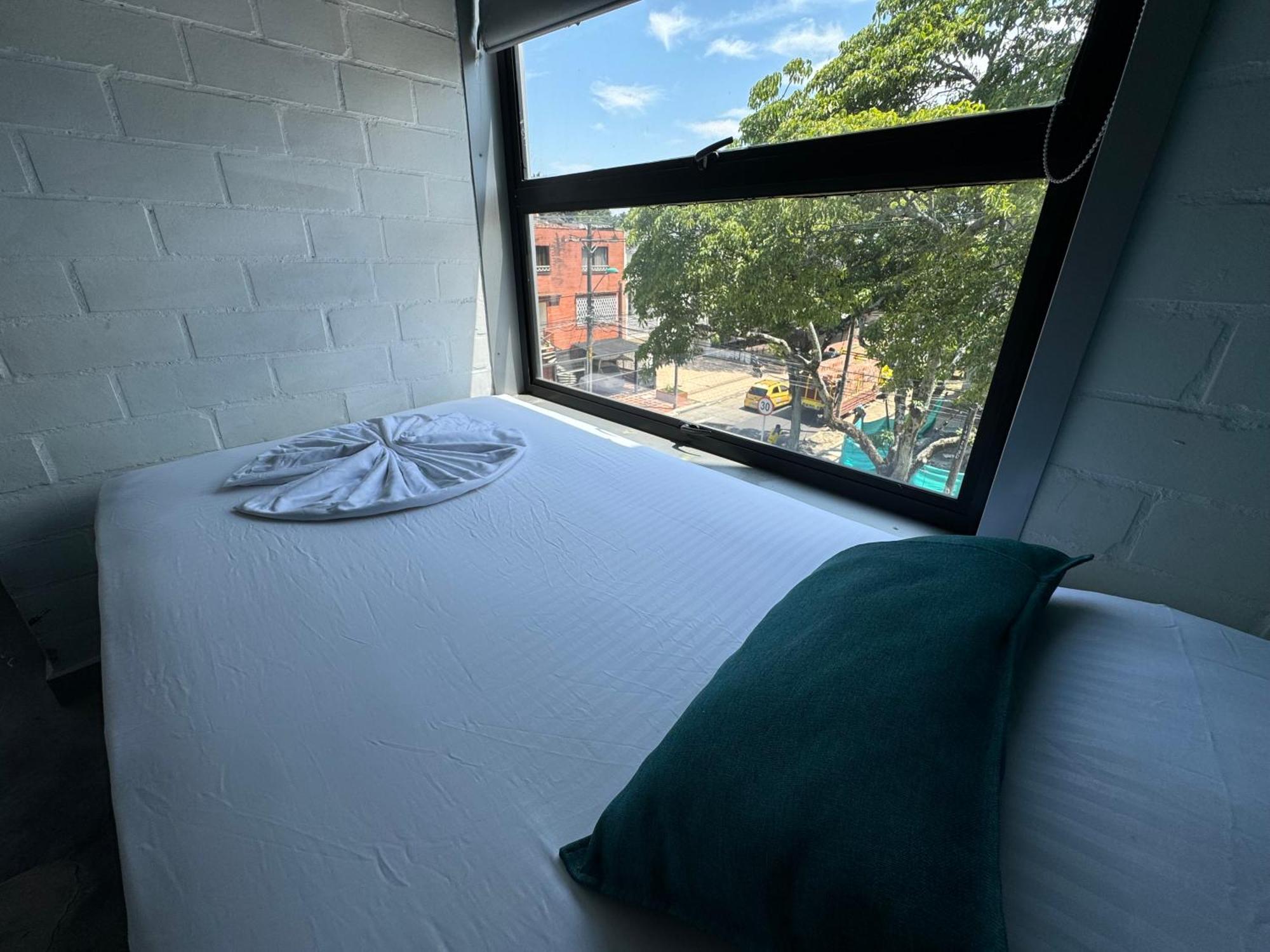 Living Box San Fernando 3* Cali