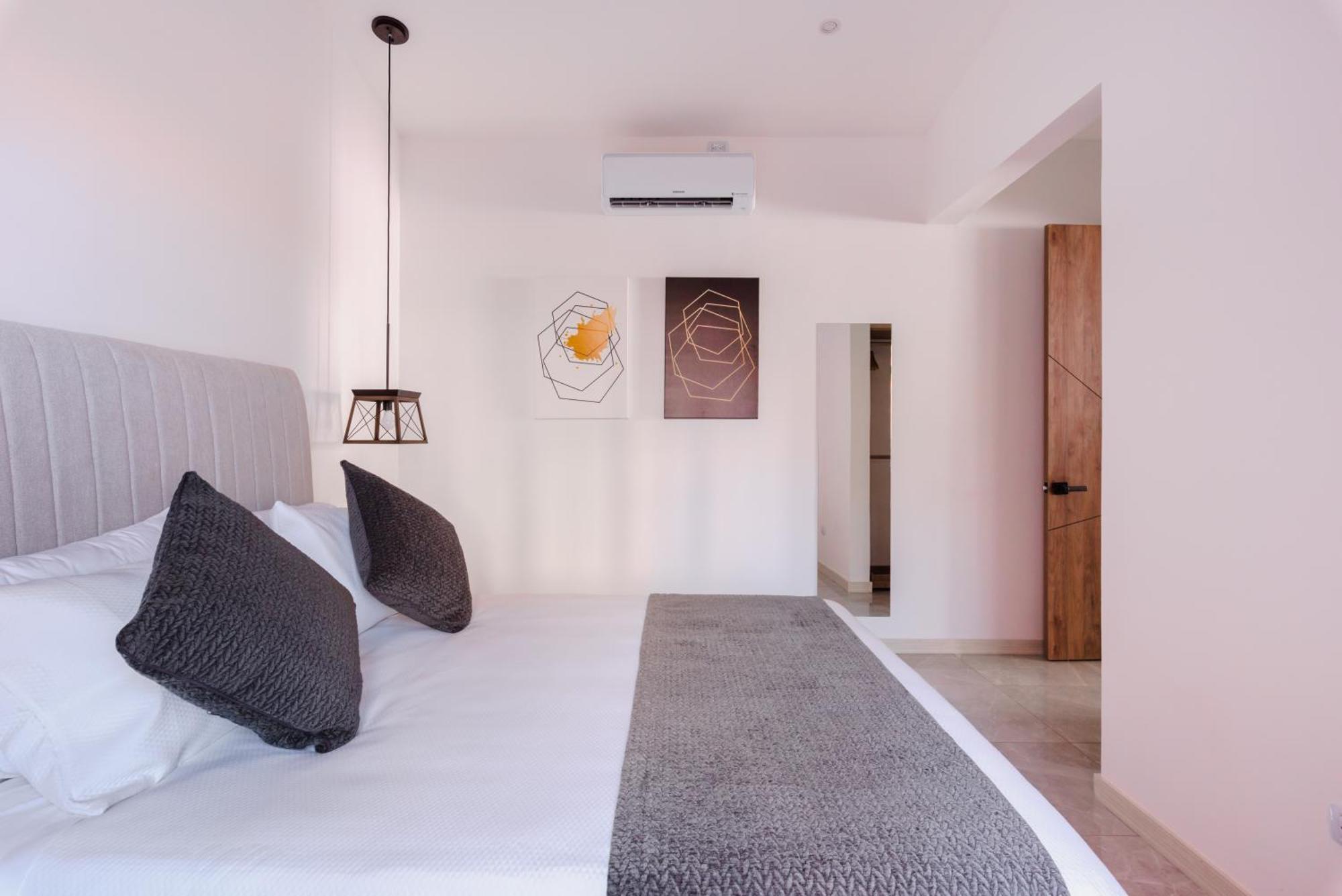 Cal Suites, Aptos Equipados En La Mejor Zona De Granada En - Colombia