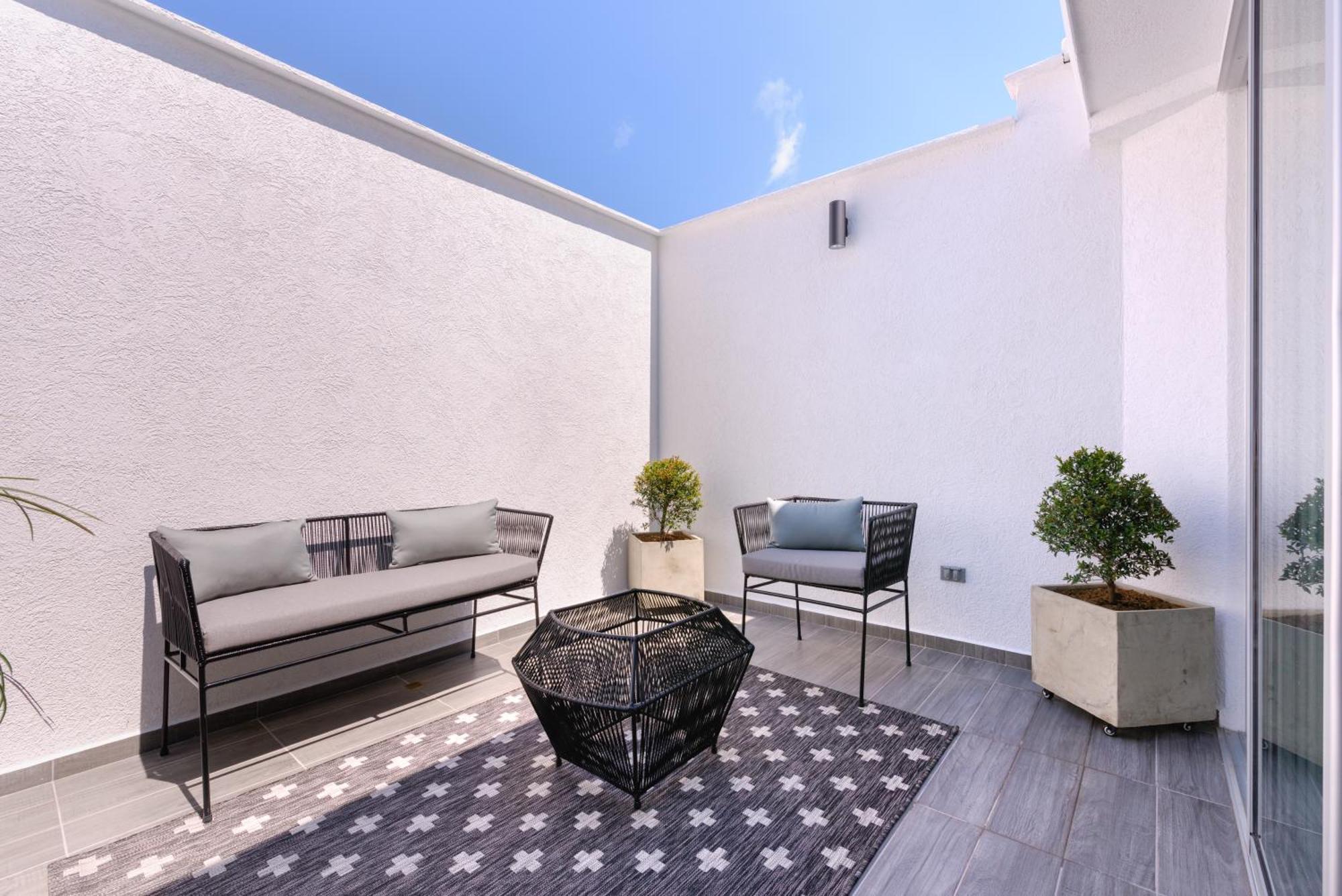 Cal Suites, Aptos Equipados En La Mejor Zona De Granada En - Colombia