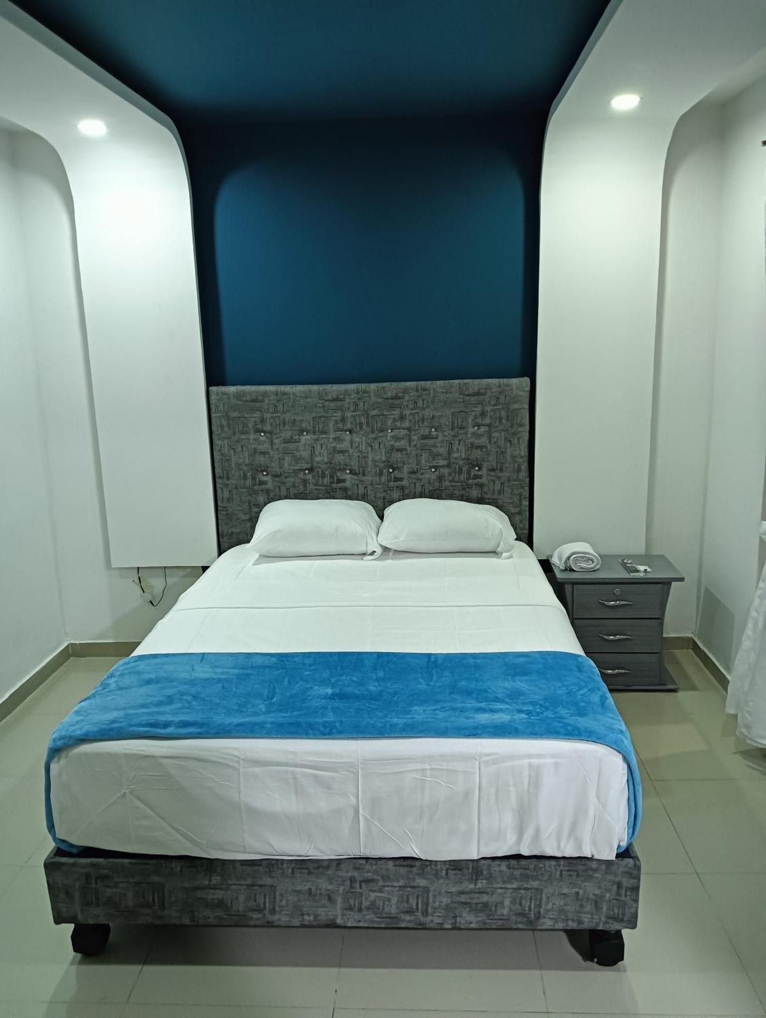 Hotel Pasarela 3*