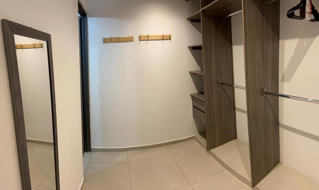 Miraflores 301