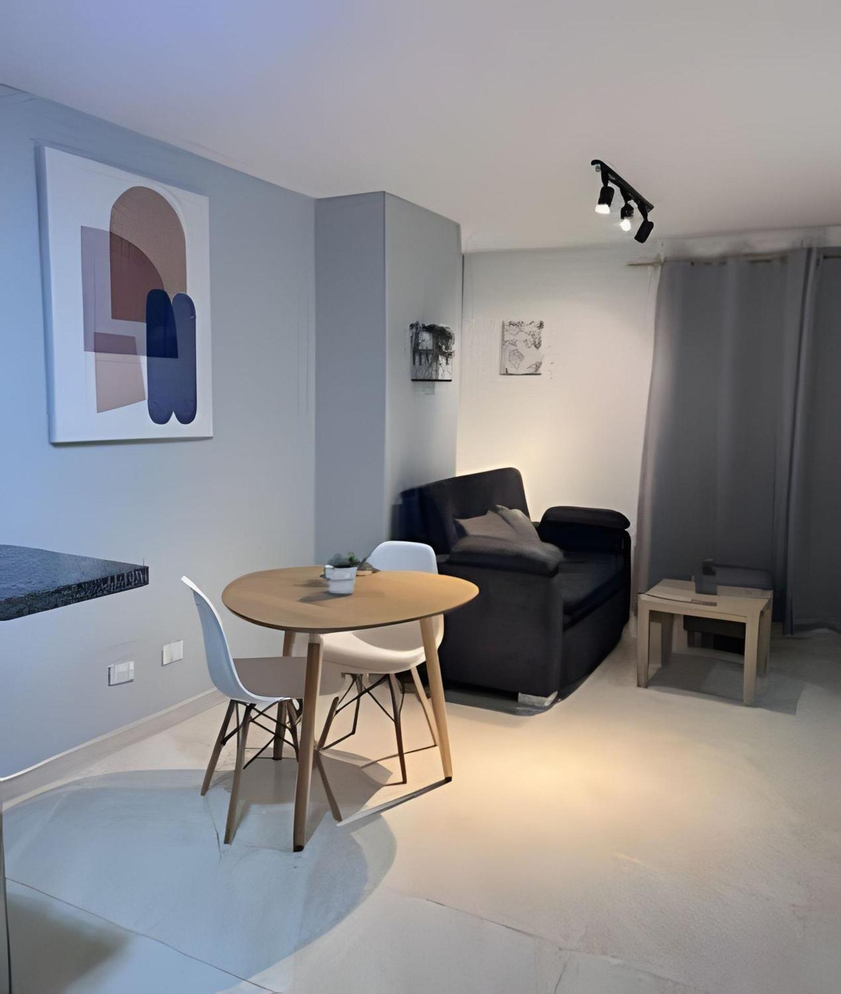 Moderno Edifico En El Sur De Apartamento