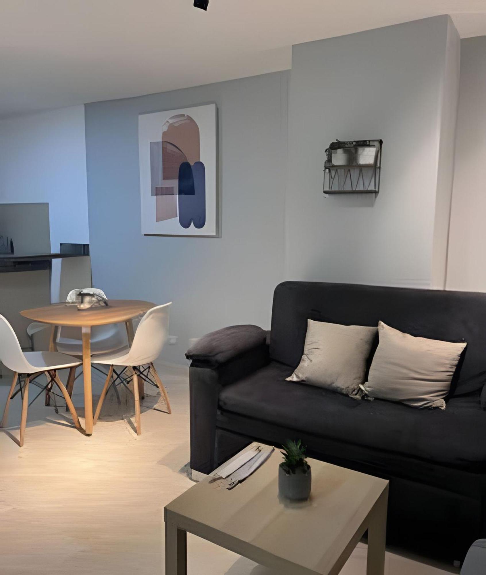Apartamento Moderno Edifico En El Sur De *