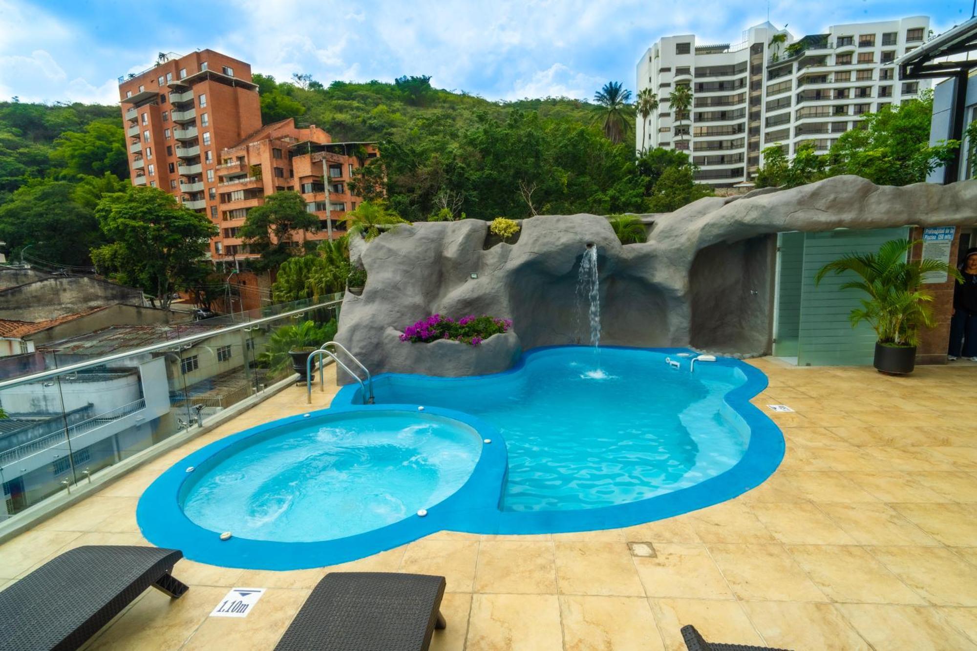 Aparthotel House Juanambu 3*