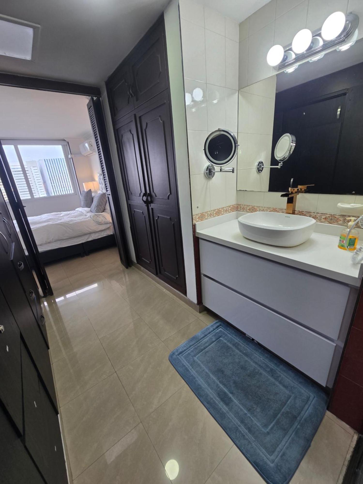 Penthouse Apartment *