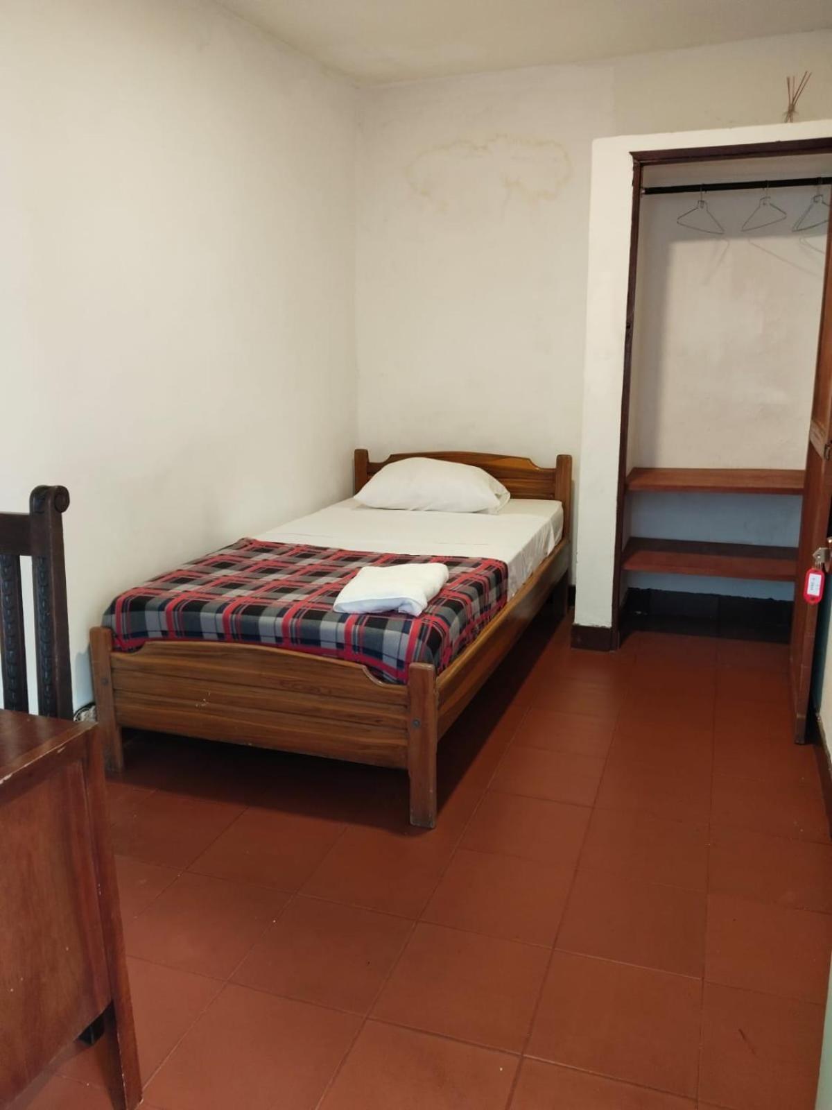 Sandalio Hostal