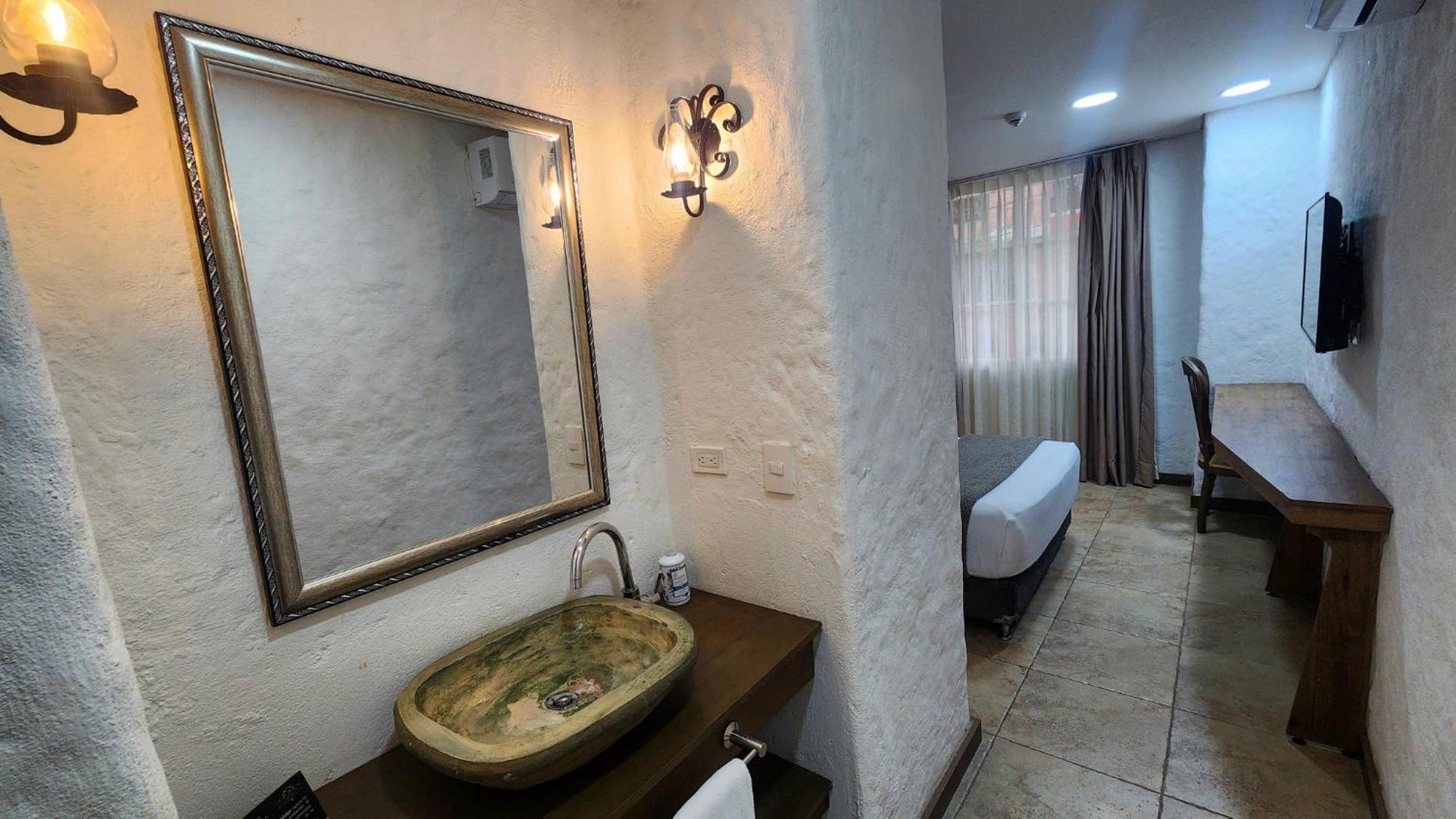 Casa Del Hidalgo 4* Cali
