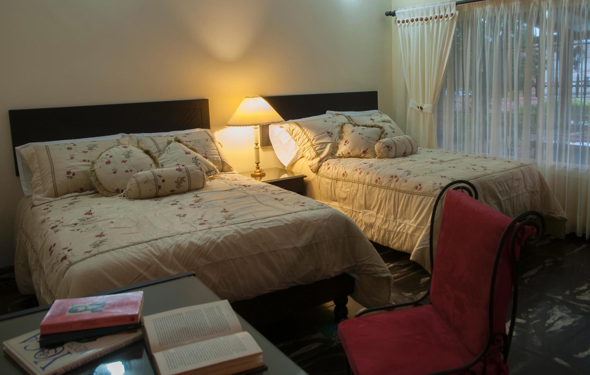 Hotel Casa Faroles Cali