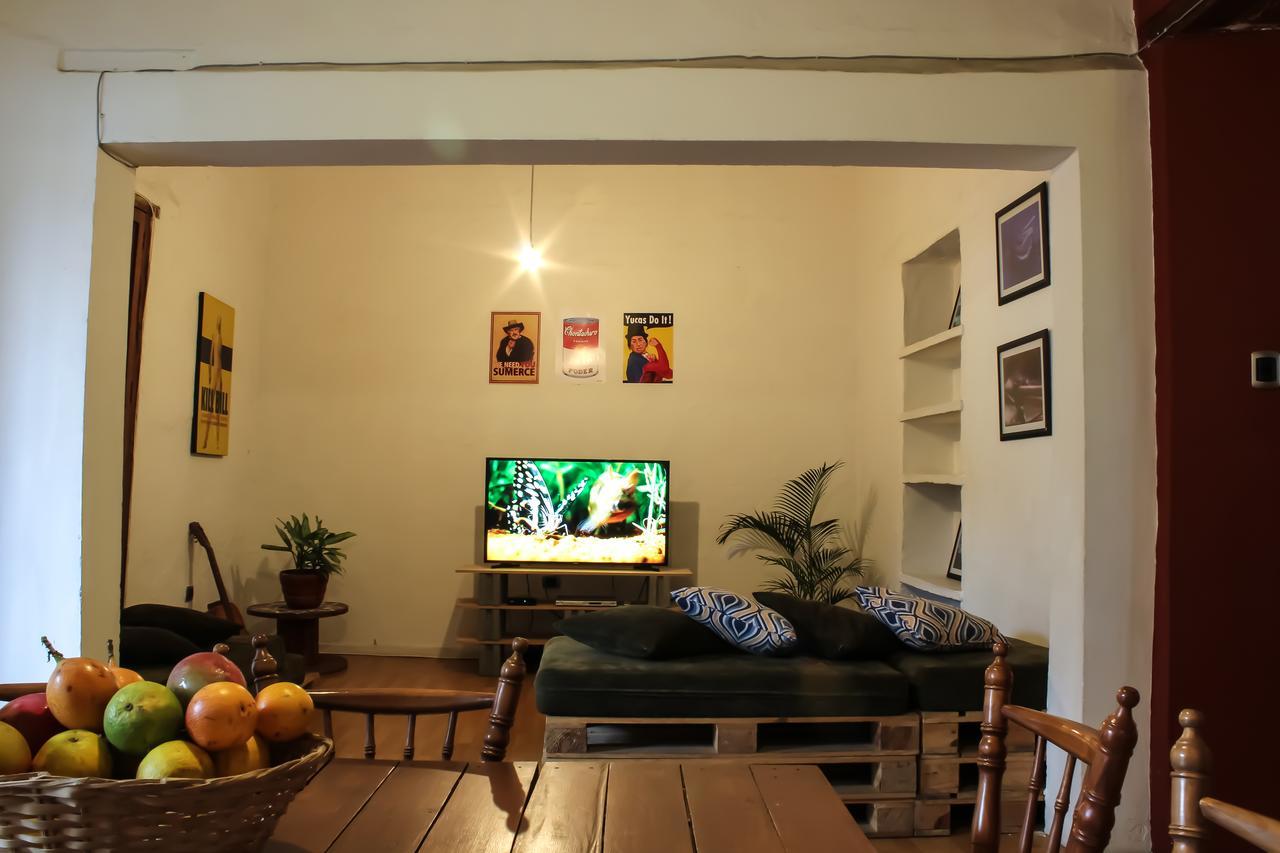 Kingbird Hostal *