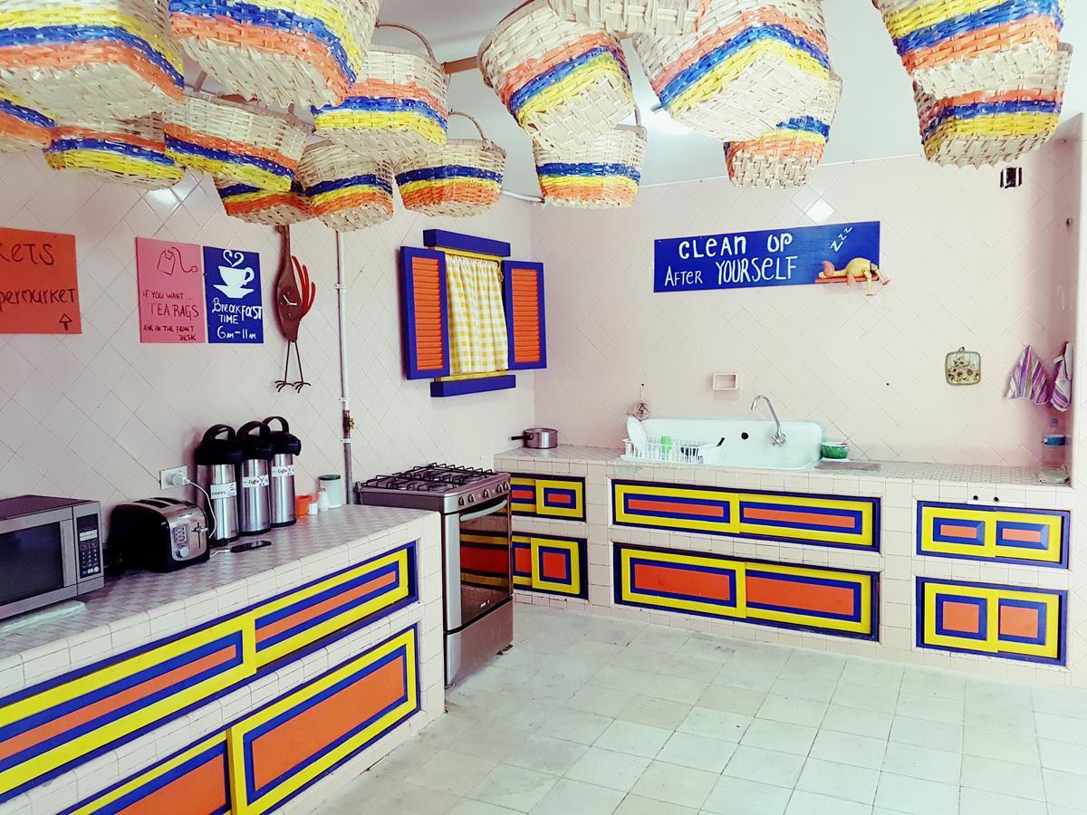 Hostal Pelican Larry
