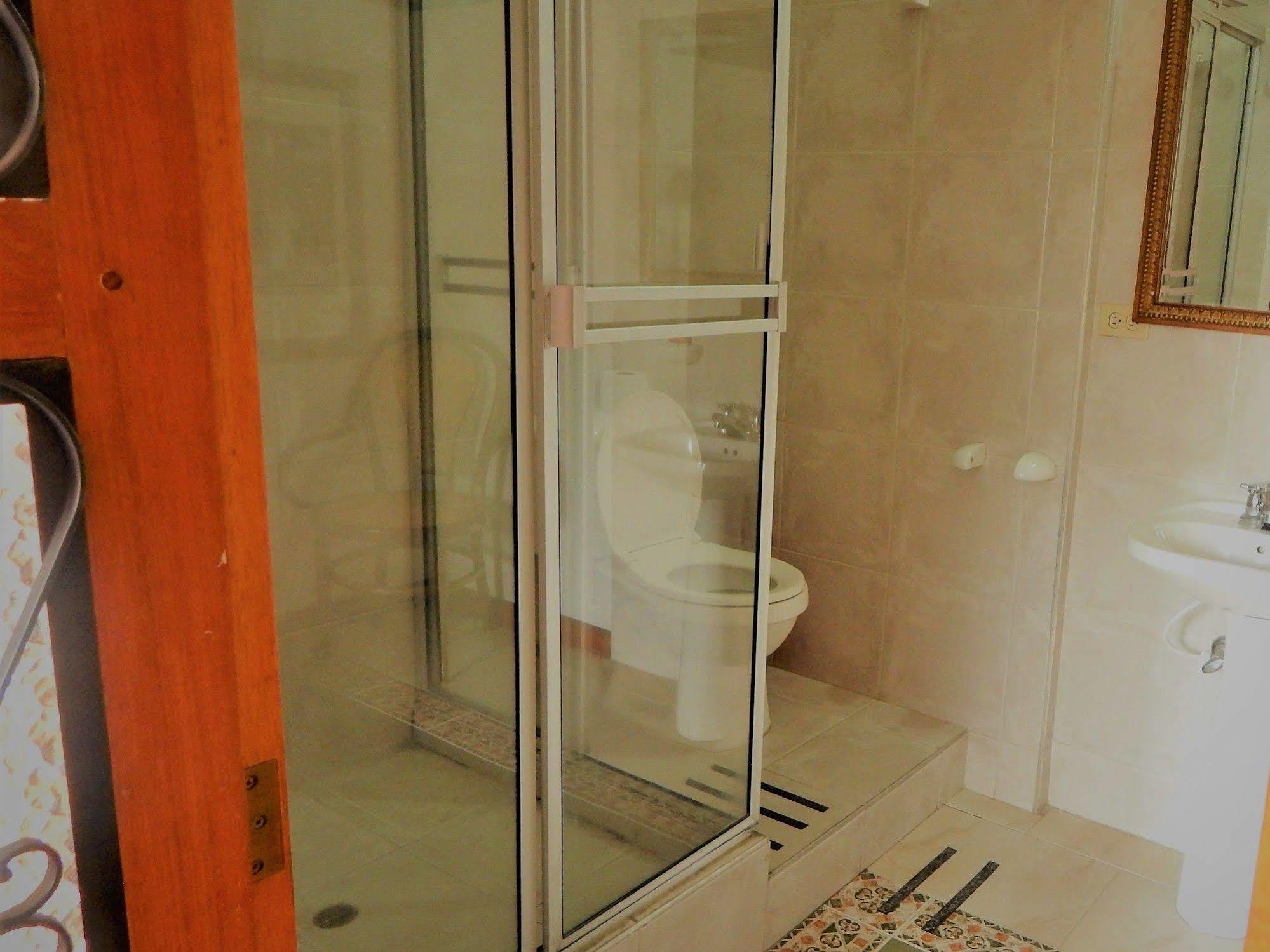 Hostal Casa Miraflores *