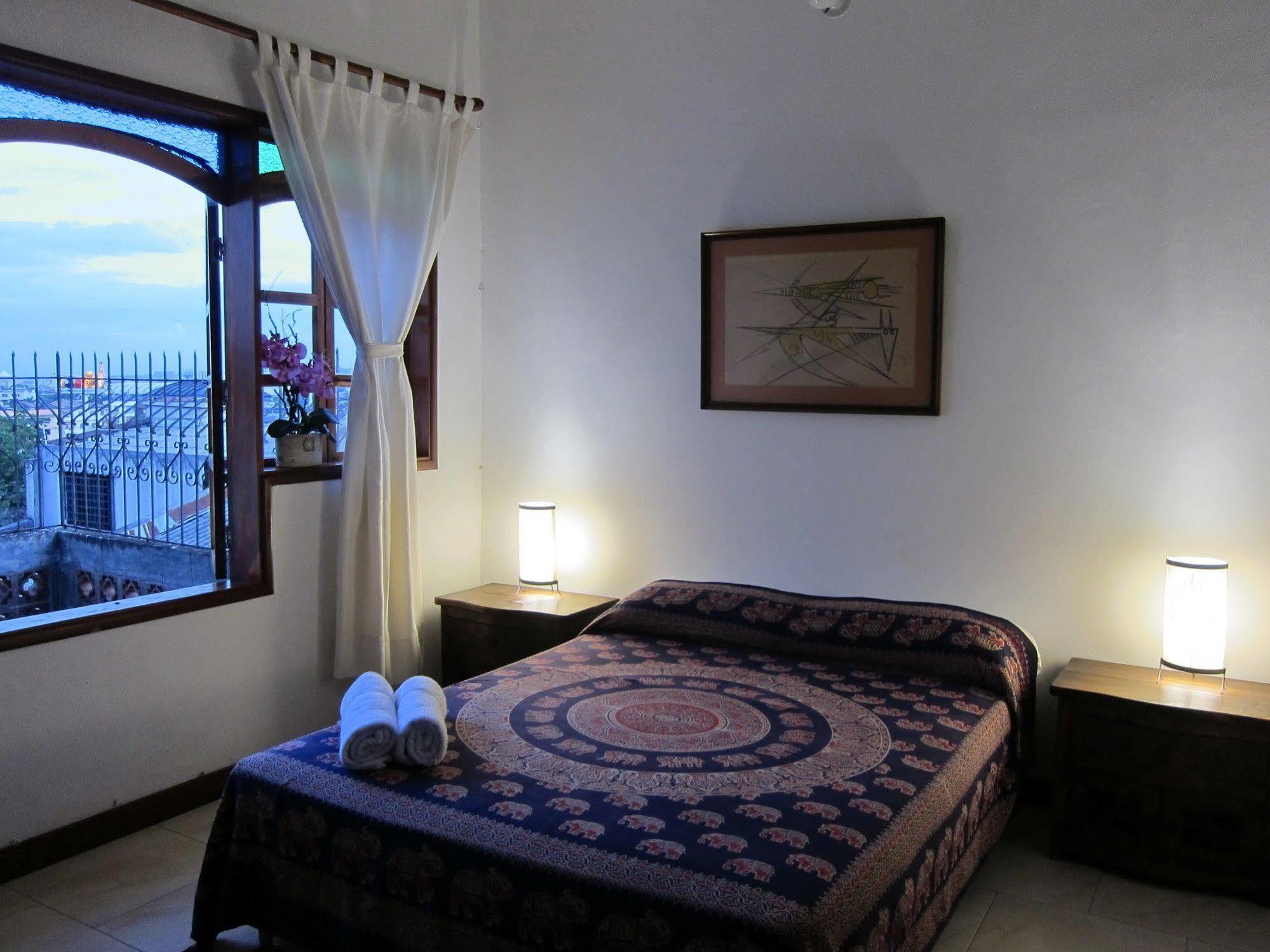 Casa Miraflores Hostal *