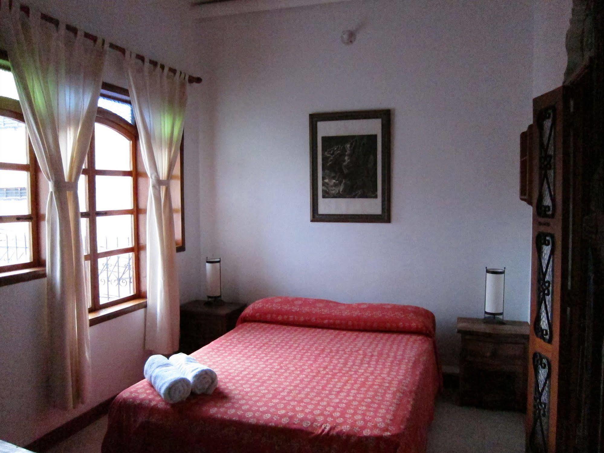 Hostal Casa Miraflores *