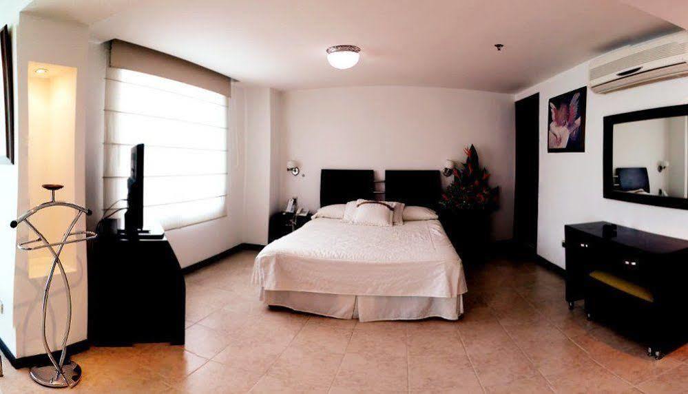Plaza Américas Hotel