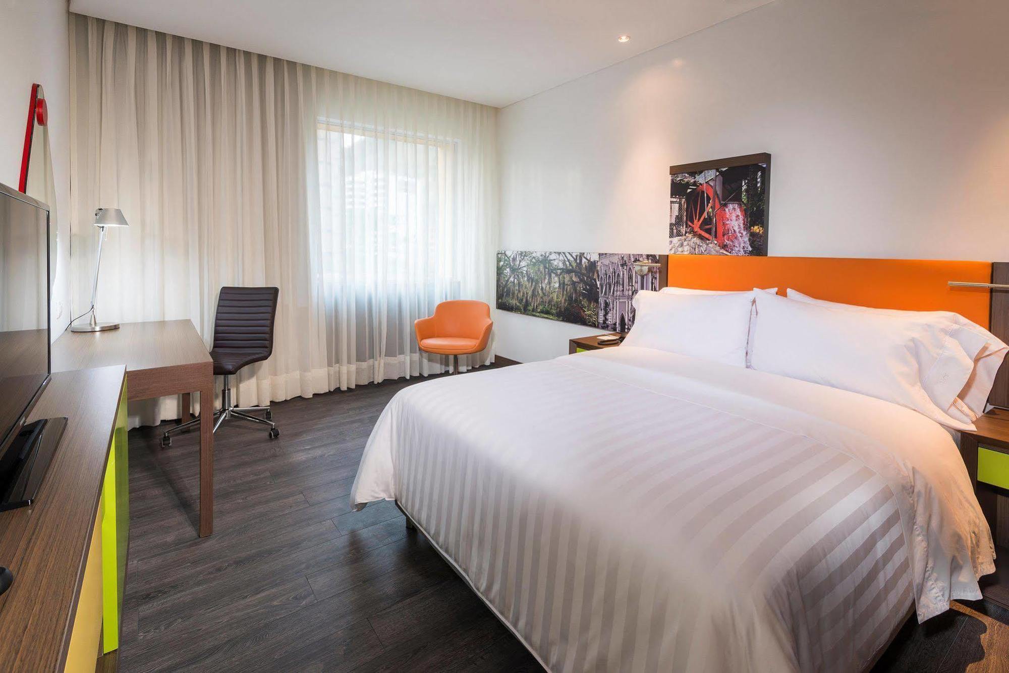 Hampton By Hilton Hotel