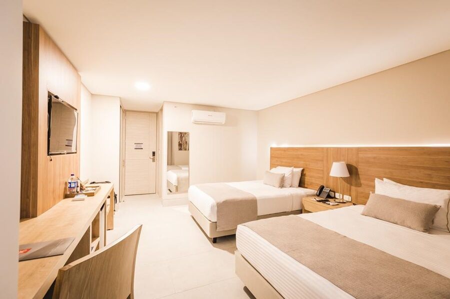 Hilton Garden Ciudad Jardin Hotel 4*