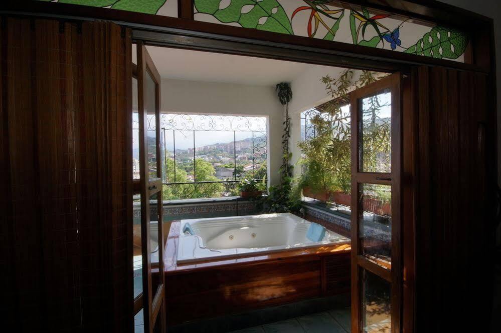 Casa Miraflores Hostal *