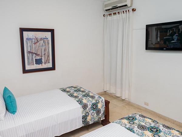 Hotel Castellana Real *