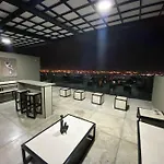 Apartamento De 2 Pisos Muy Bien Ubicado.