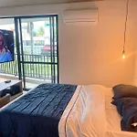 Nuevo Y Moderno Estudio