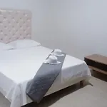 Dejate Envolver Por Cali Tu Acogedor Apartamento En El Centro, Listo Para Recibirte