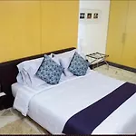 Aw Hotel Luxor Versalles