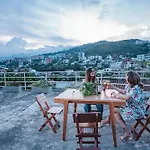 Flora New & Beautiful Studio Apartment With Rooftop