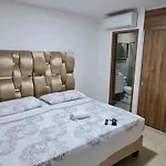 Apartamentos La Flora