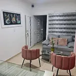 Apartamentos La Flora