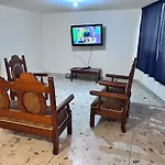Zona Rosa Barrio Granada - Apartamento Grande Y Comodo - Cozy Large Apartment Near Tourist Attractions