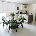 Verde Moderno Y Hermoso Apartamento