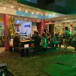 Hostal Pelican Larry
