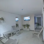 Bau Hostal